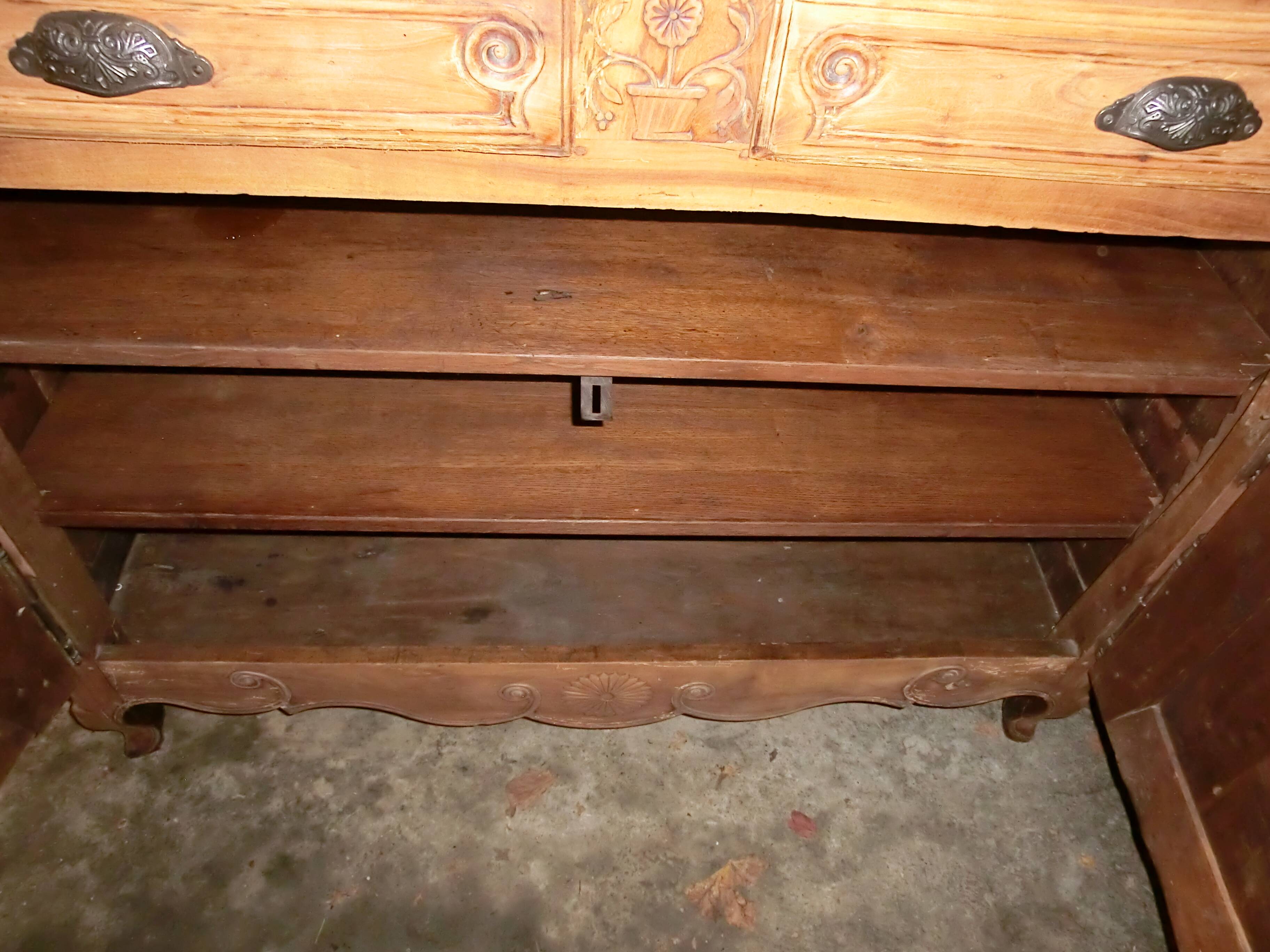 Antique solid wood country sideboard - Louis XV style