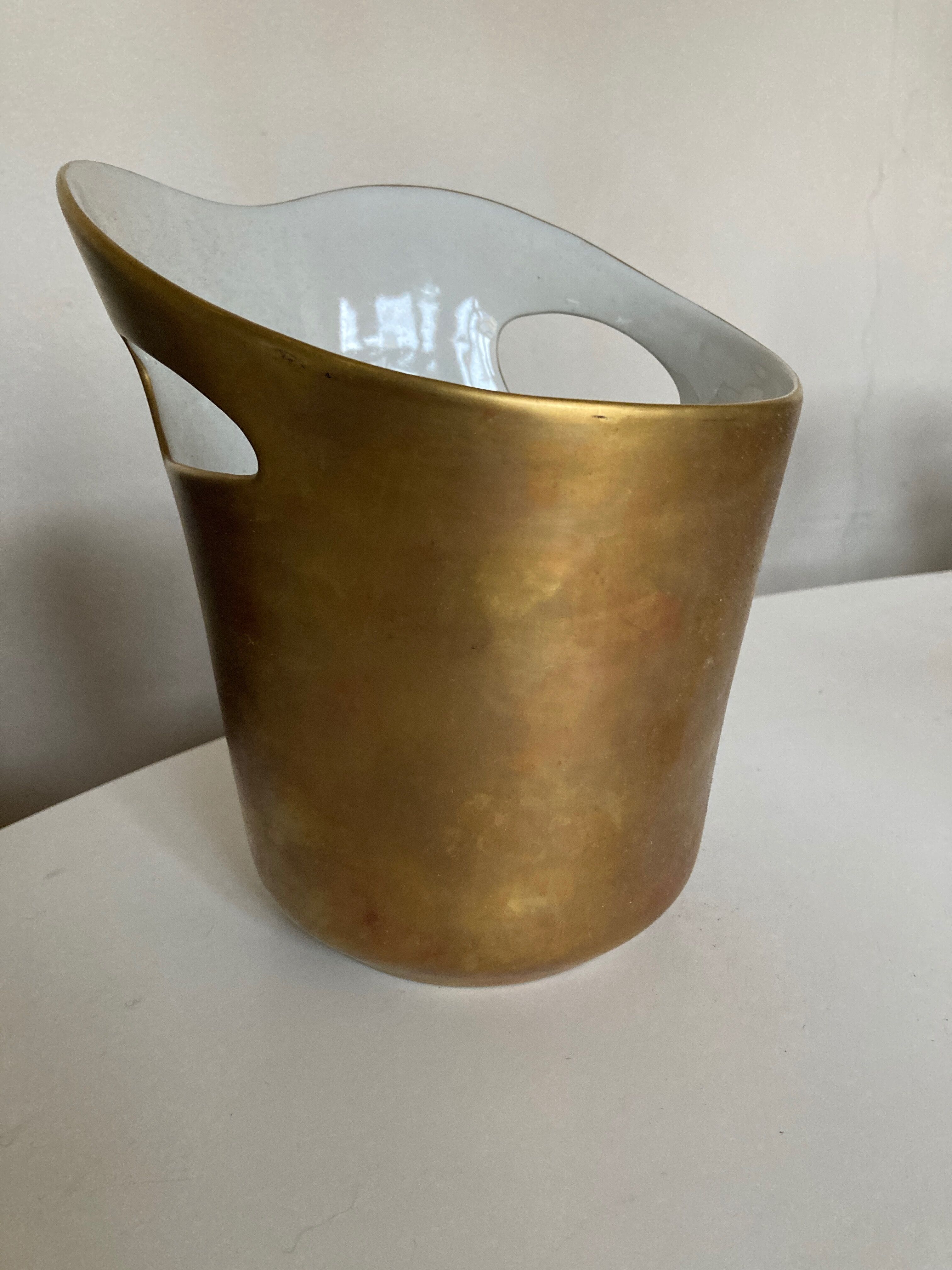 Product BHV Champagne bucket in Porcelain de Paris free form