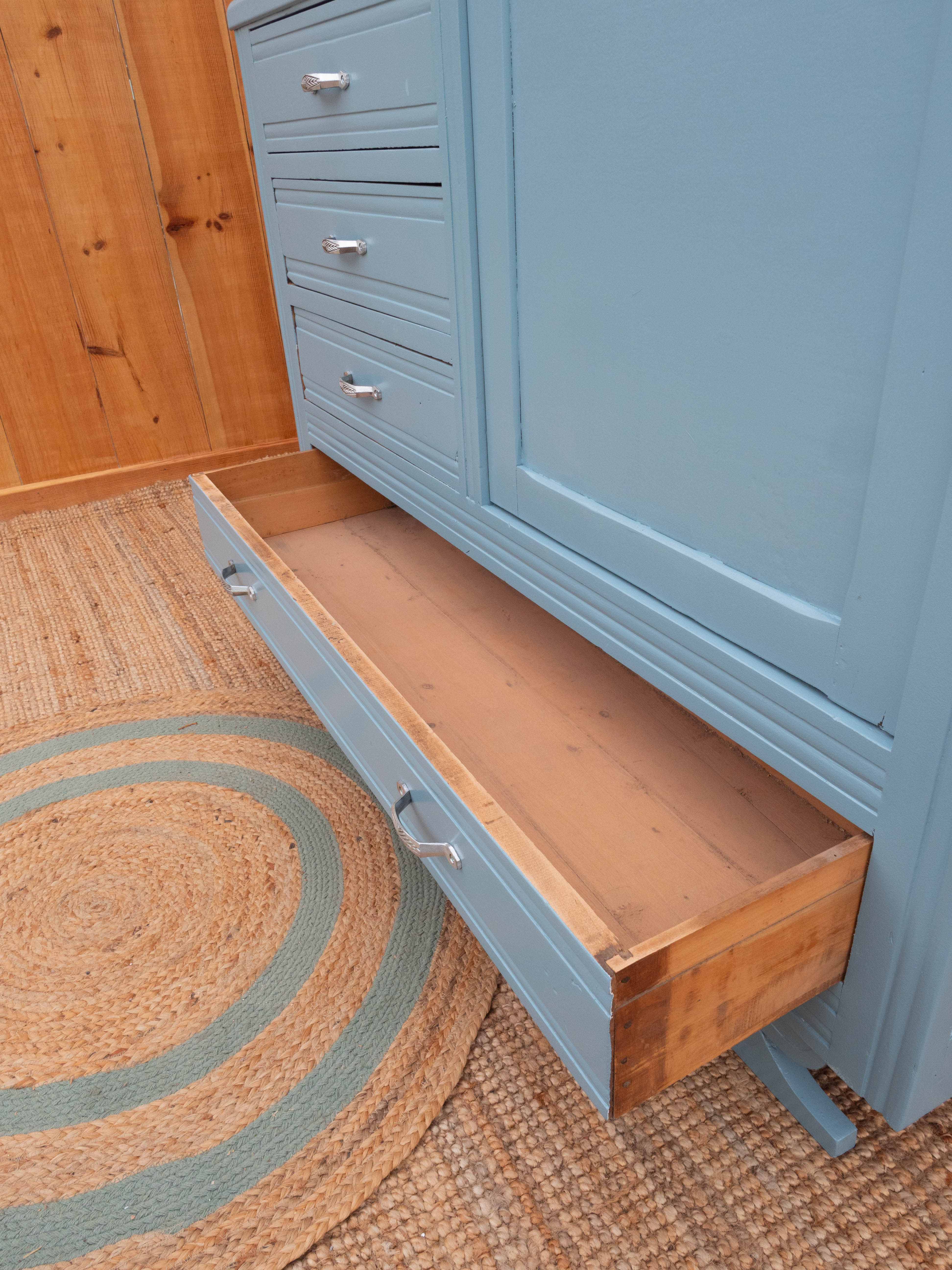 Armoire asymétrique