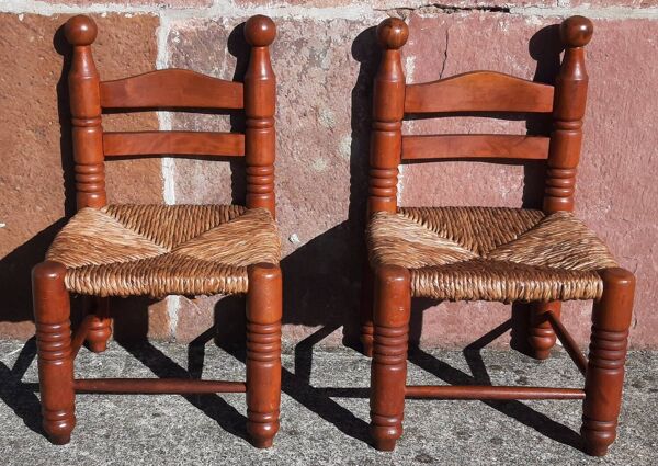Paire de fauteuils bas de cheminée. (Assise paille)
