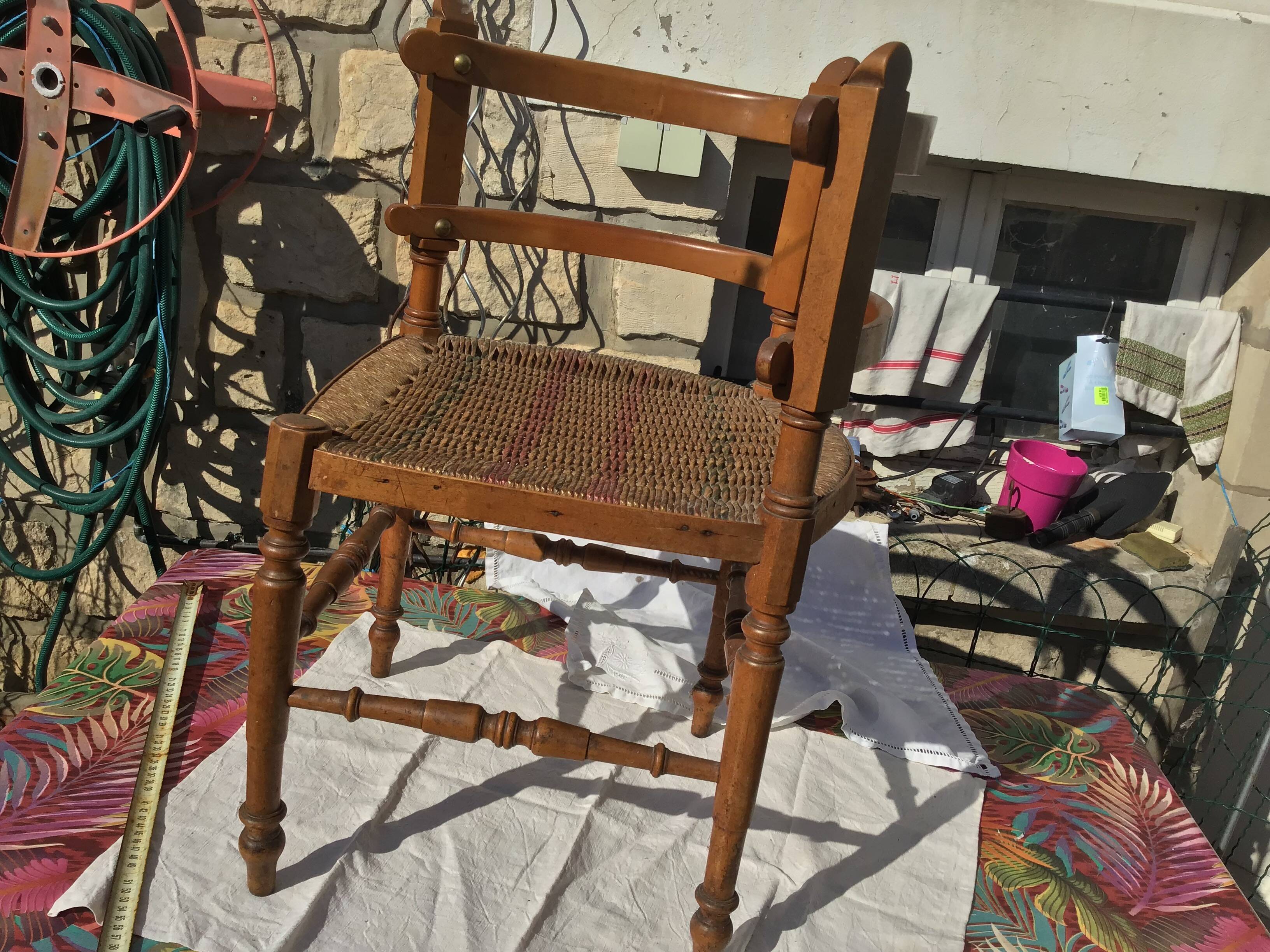 straw-style corner armchair