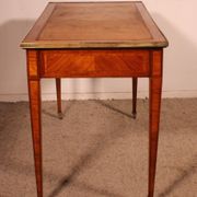 Louis XVI Period Marquetry Desk - 18th Century