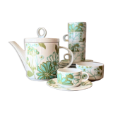 Service in porcelain