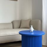 Page 1 of 8 Petite table de chevet ronde et cannelée en bleu klein
