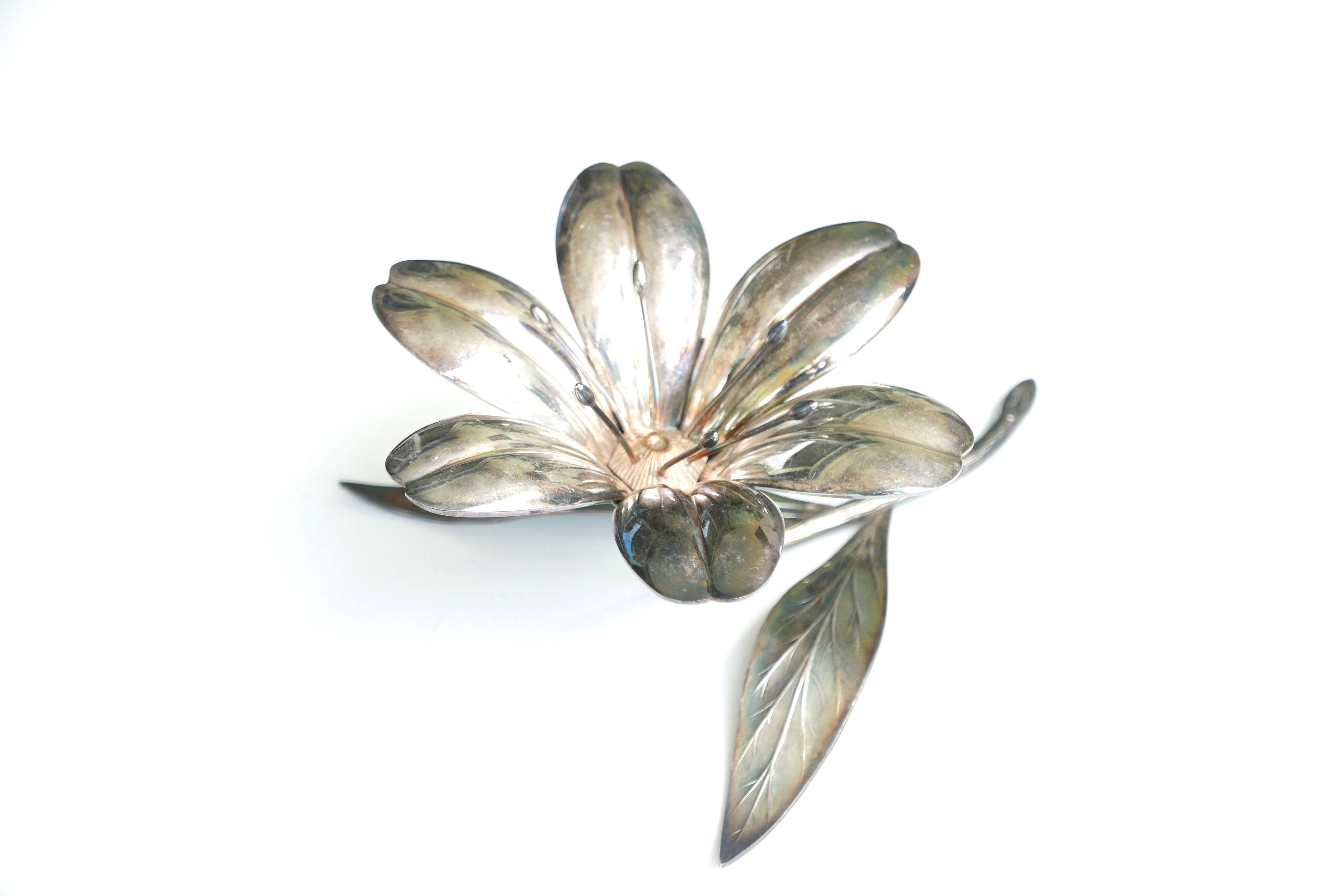 Flower ashtray in silver metal signed Plame, years 60