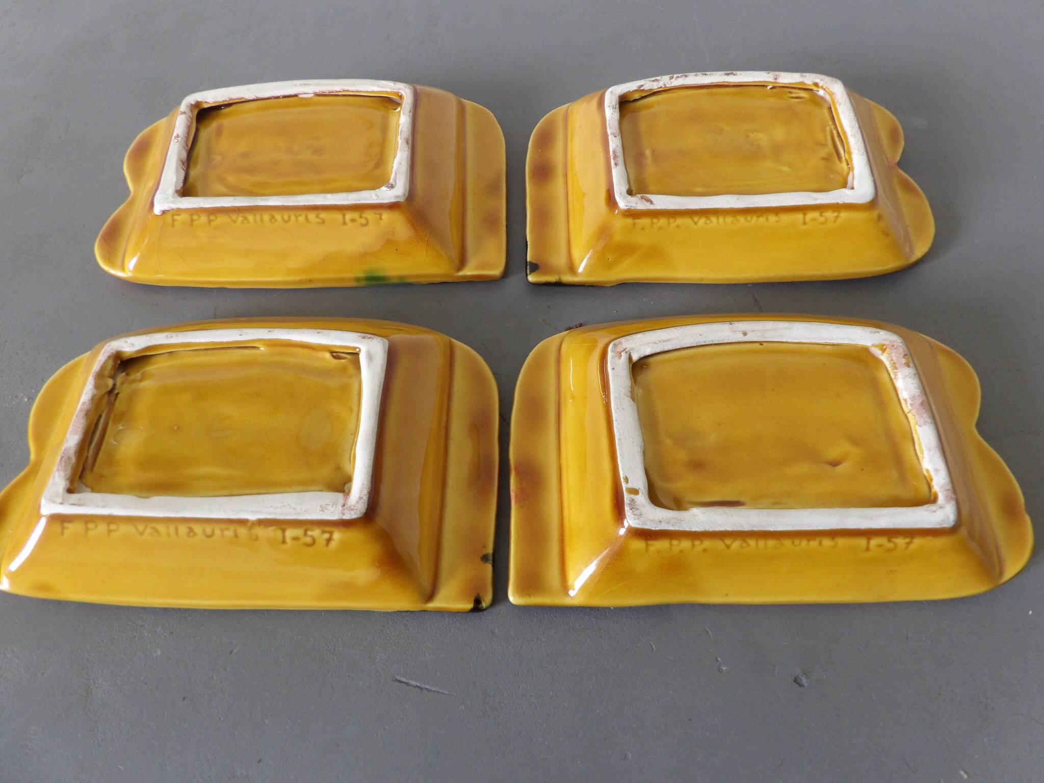 4 aperitif serving bowls