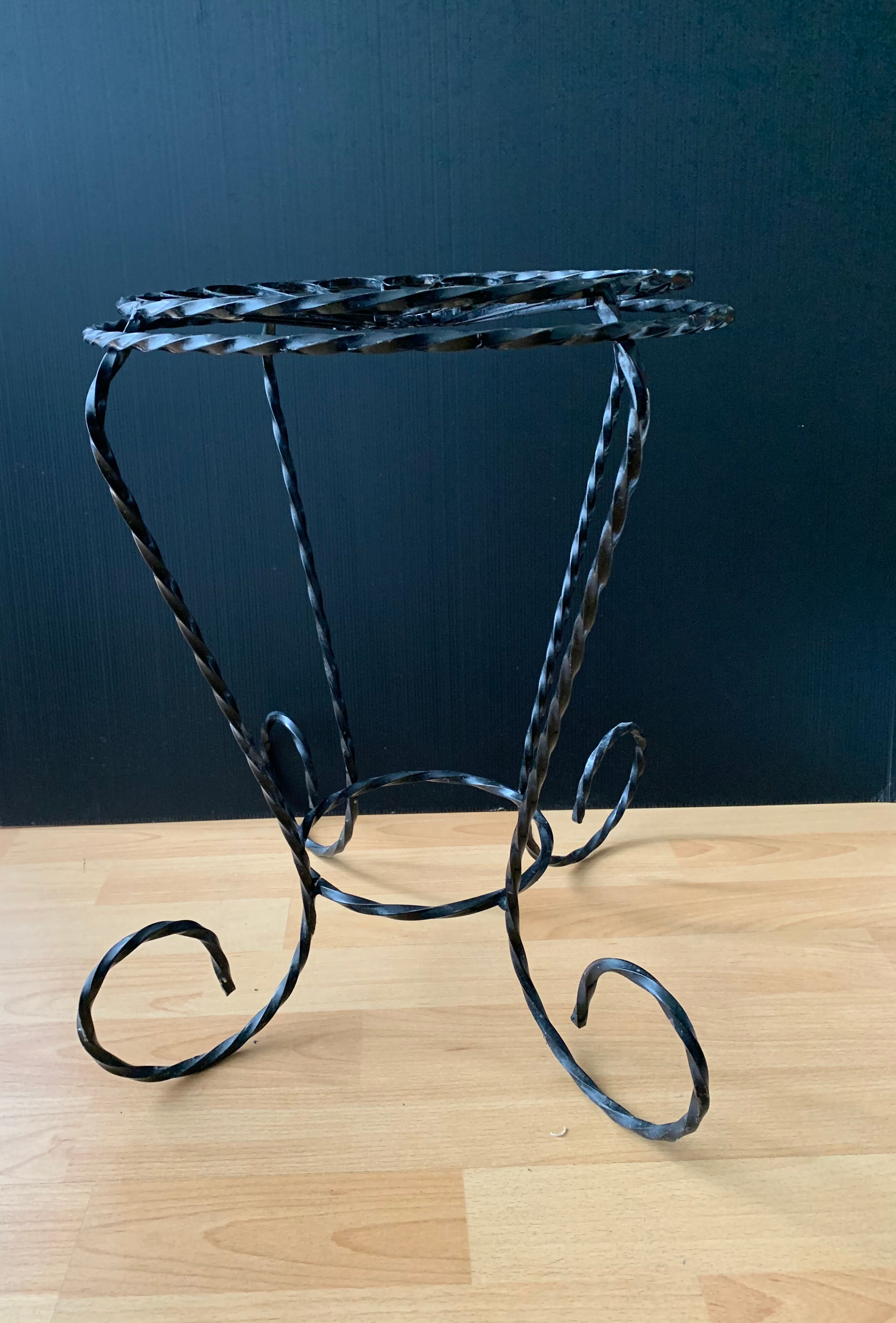 Side table wrought iron flower decoration