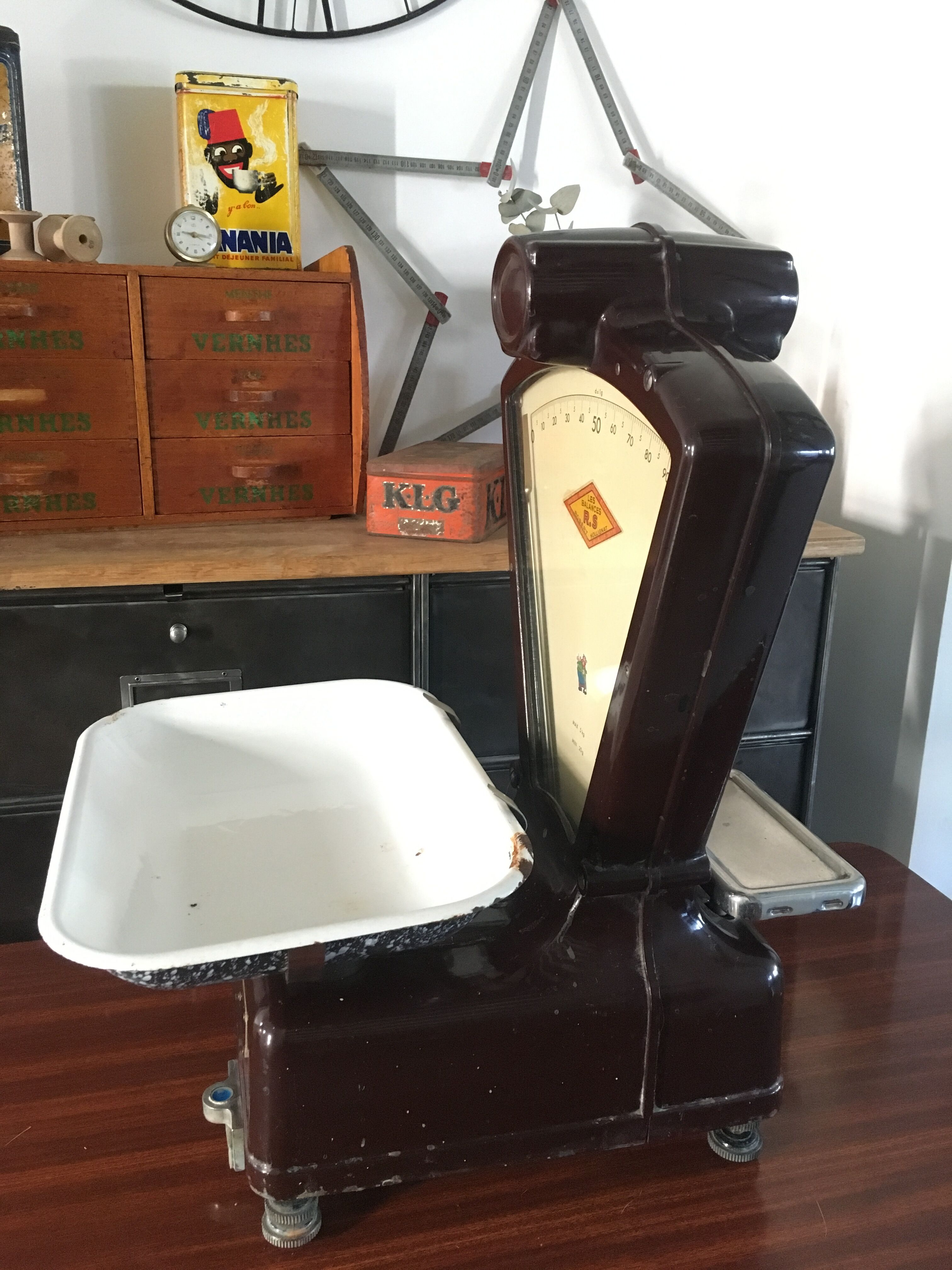 Old kitchen scale