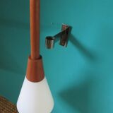 Applique en flambeau, teck et opaline. Suède 1960