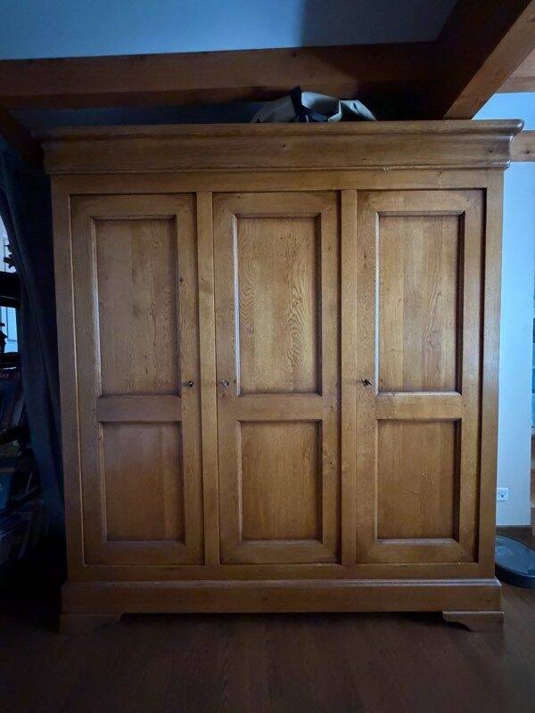 Solid oak wardrobe with 3 doors