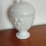 Pot Avon sur socle en verre de lait