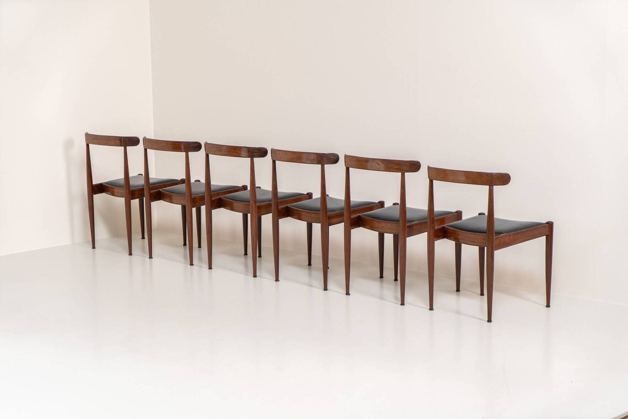Set of 6 "Model 500" dining chairs by Alfred Hendrickx