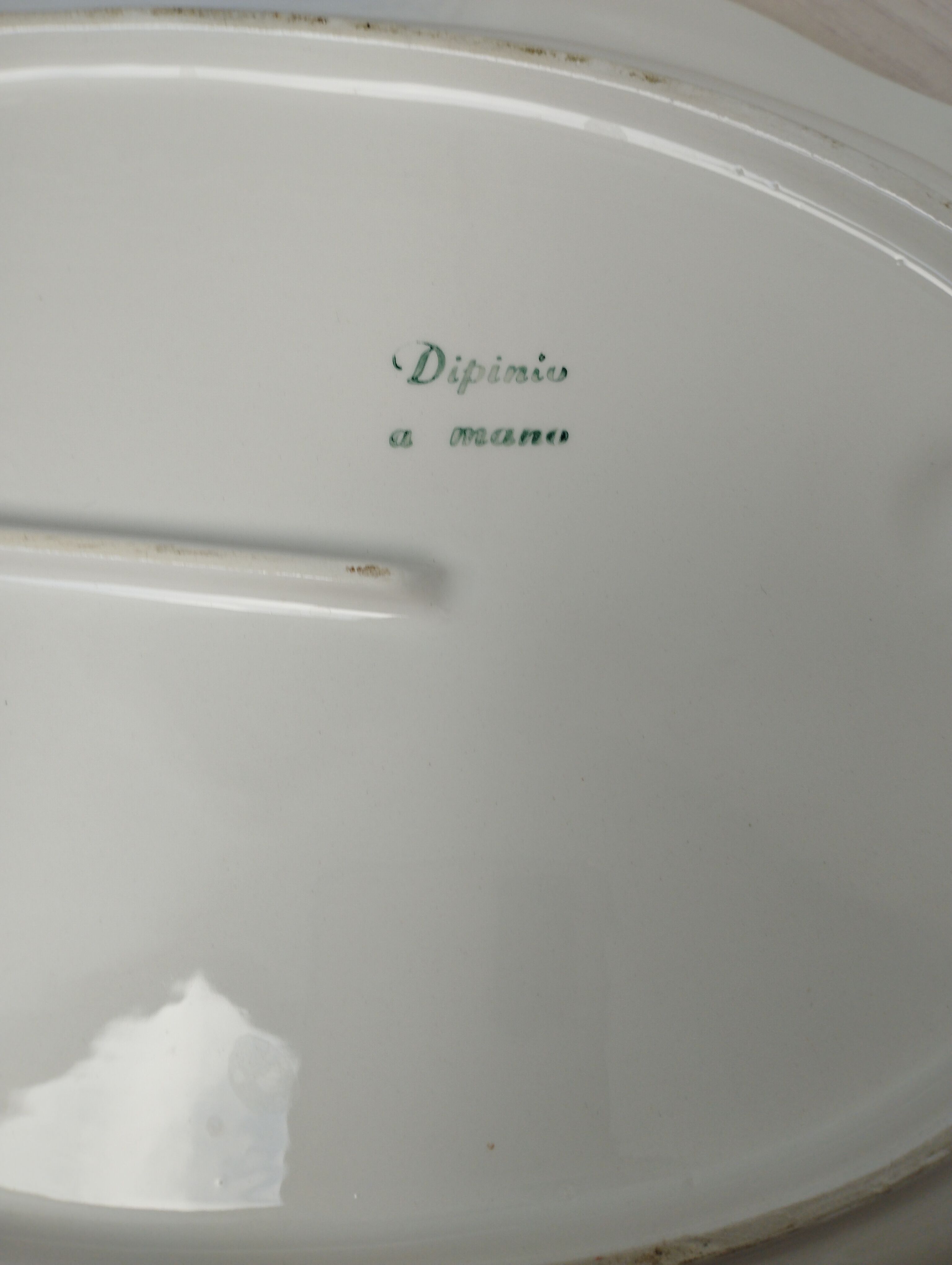 Serving dish in slip