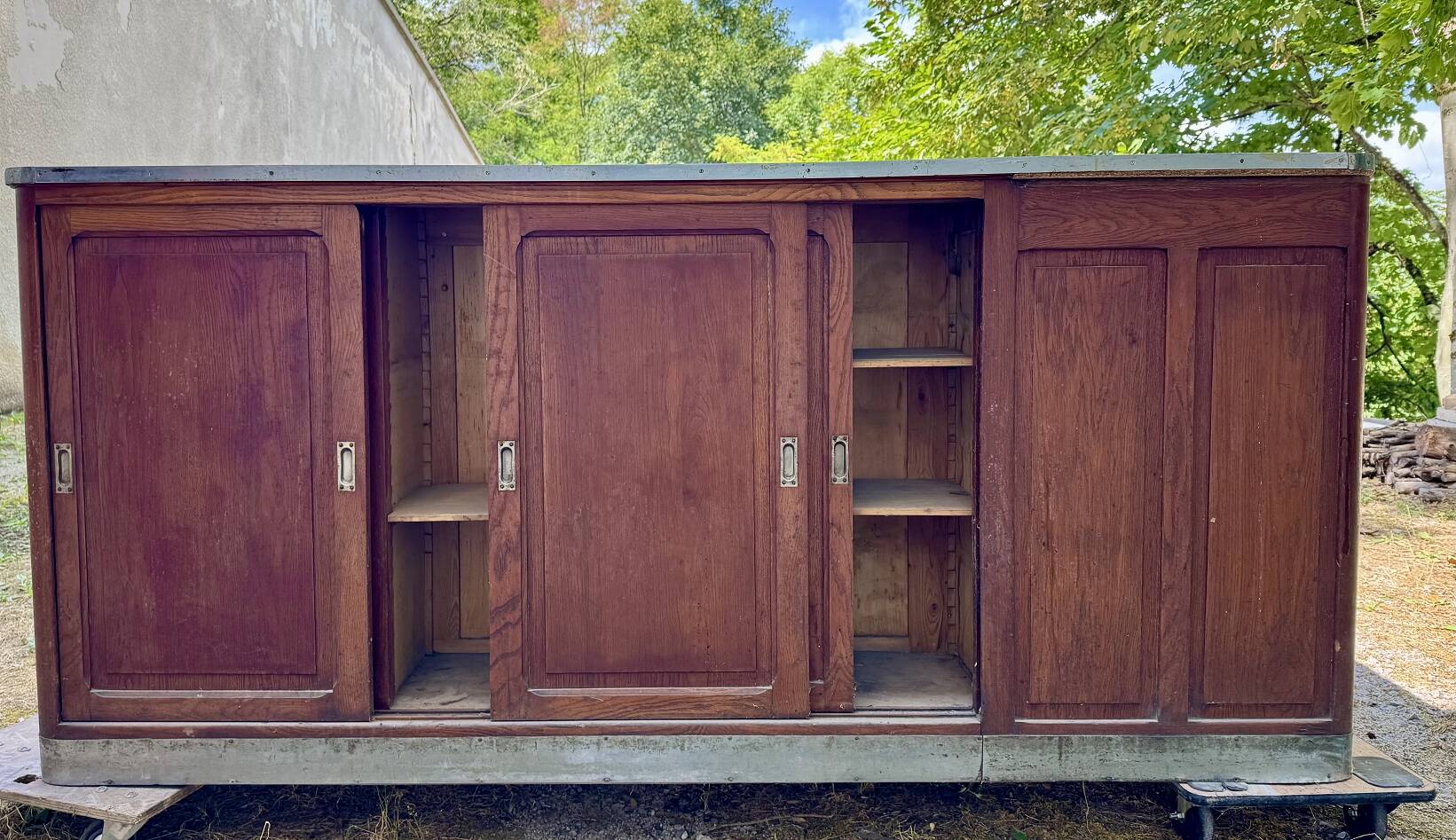 Meuble banque ou comptoir de métier a tiroirs et autres de Pharmacie