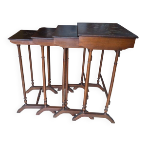 Table gigogne