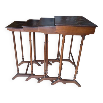 Table gigogne