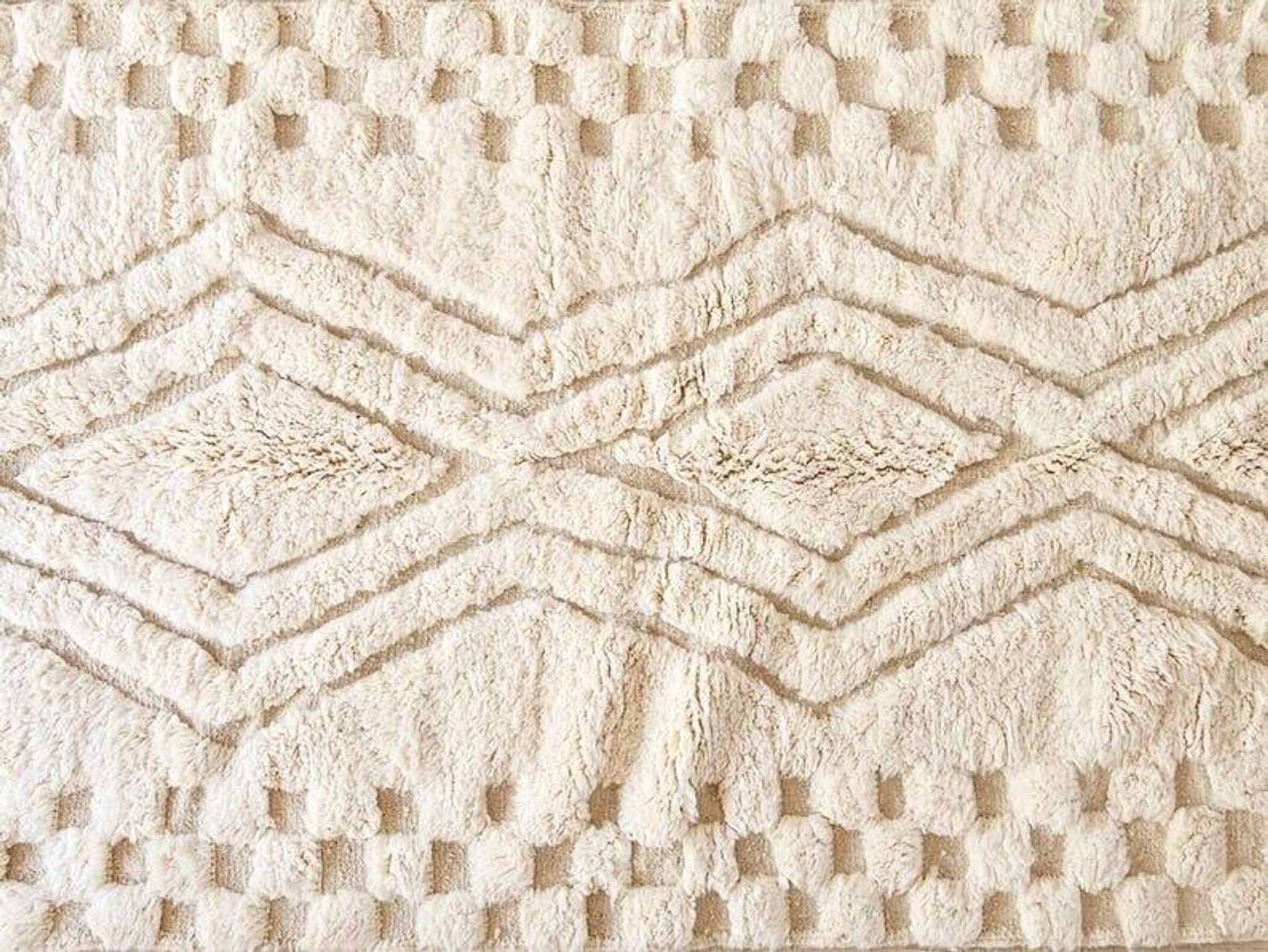 Handmade pure wool traditional white rug size 2/3 m