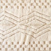 Handmade pure wool traditional white rug size 2/3 m