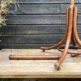 Baumann parrot coat rack