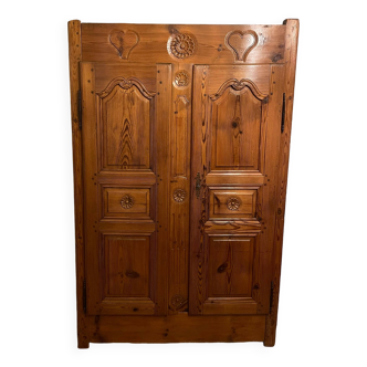 Armoire montagnarde d'Auvergne