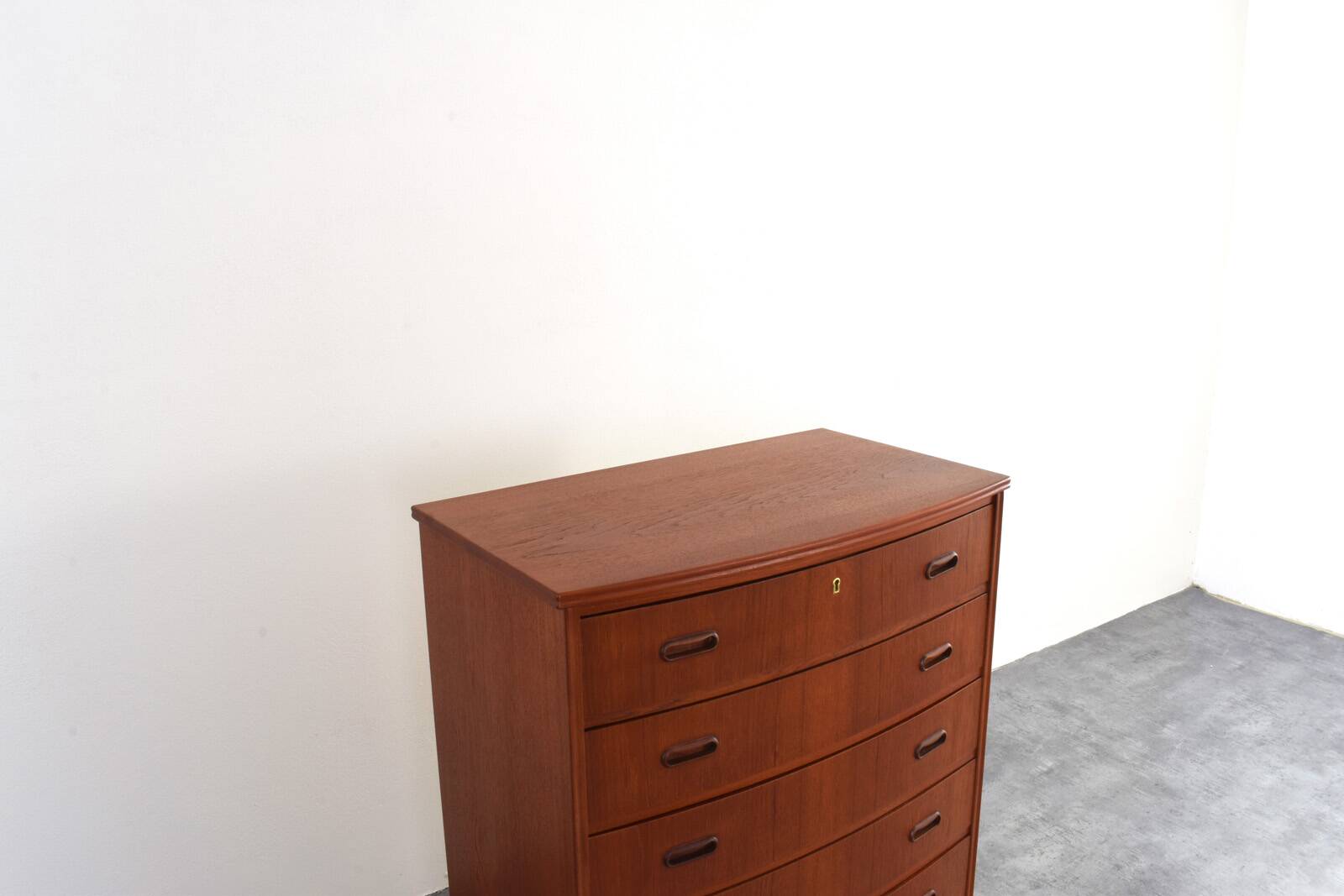 Commode danoise en teck du milieu du siècle, années 1960.