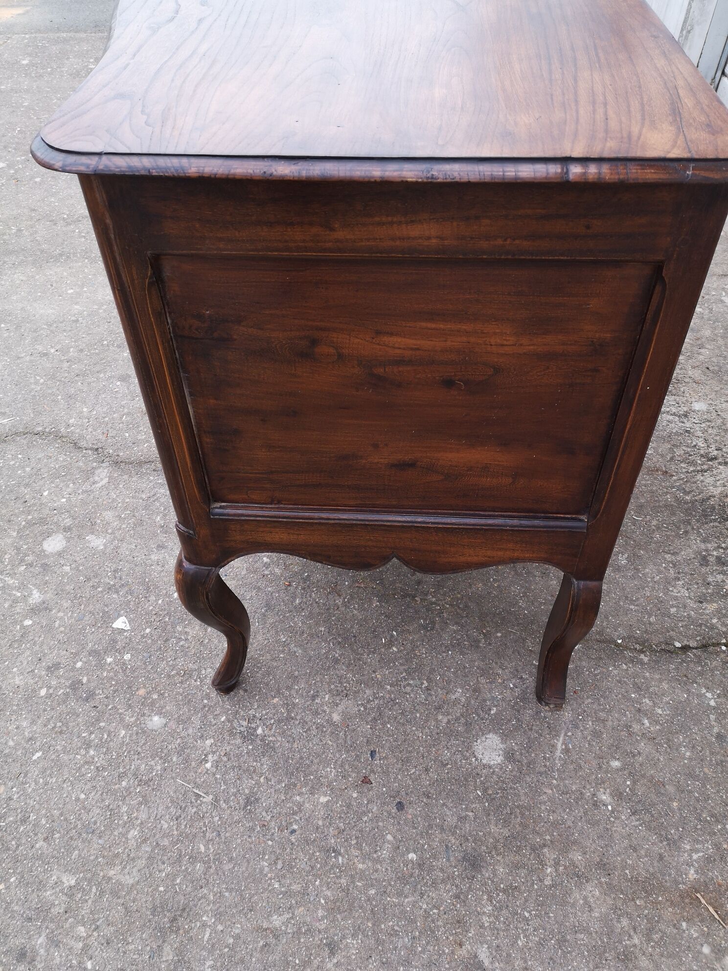 Nîmoise chest of drawers