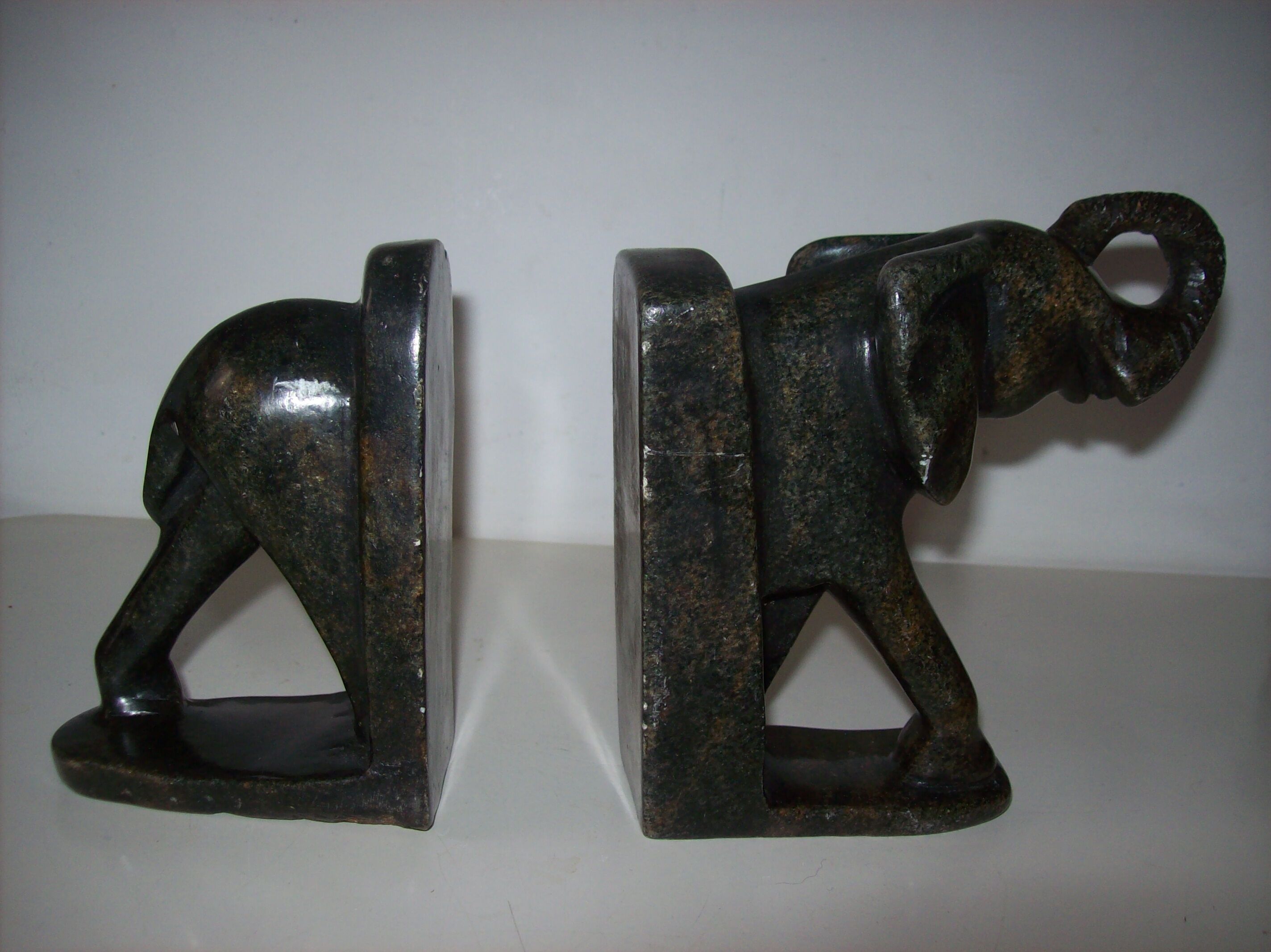 Pair of bookends elephants