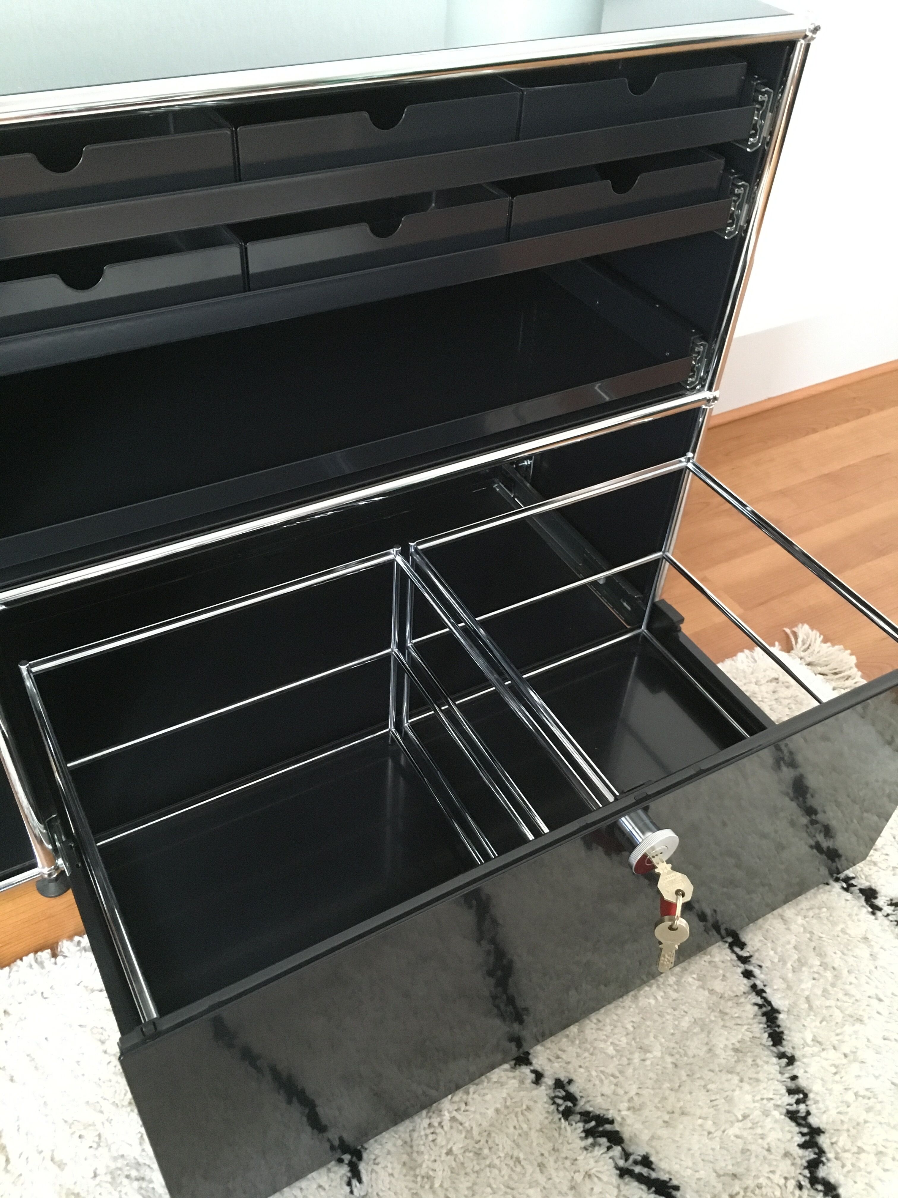 Furniture USM Haller design