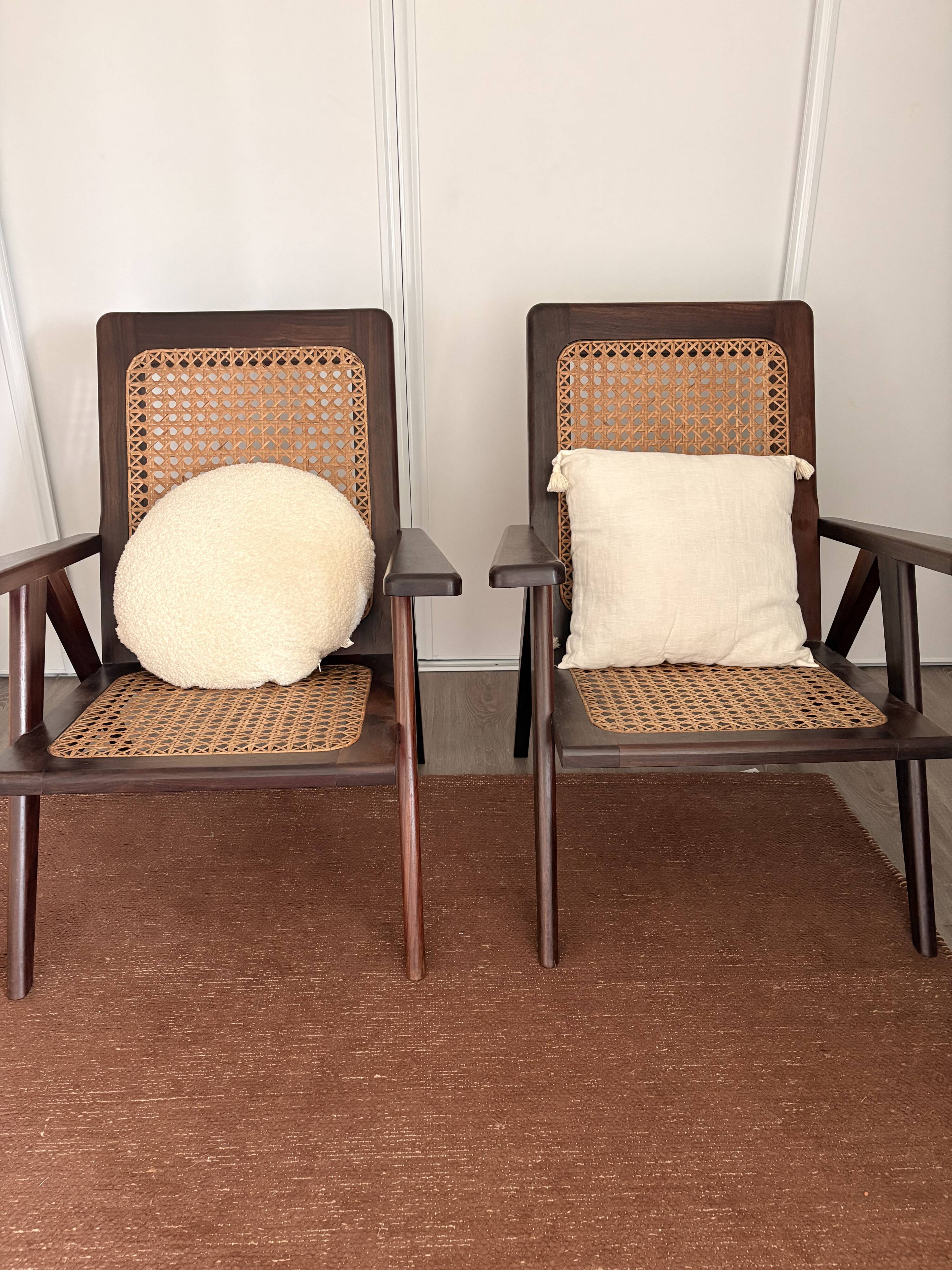 Paire de fauteuils en acajou et cannage 1950
