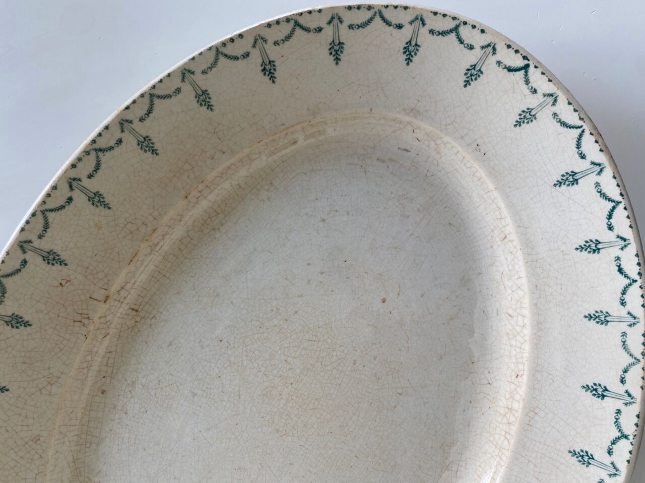 Oval flat in iron earth