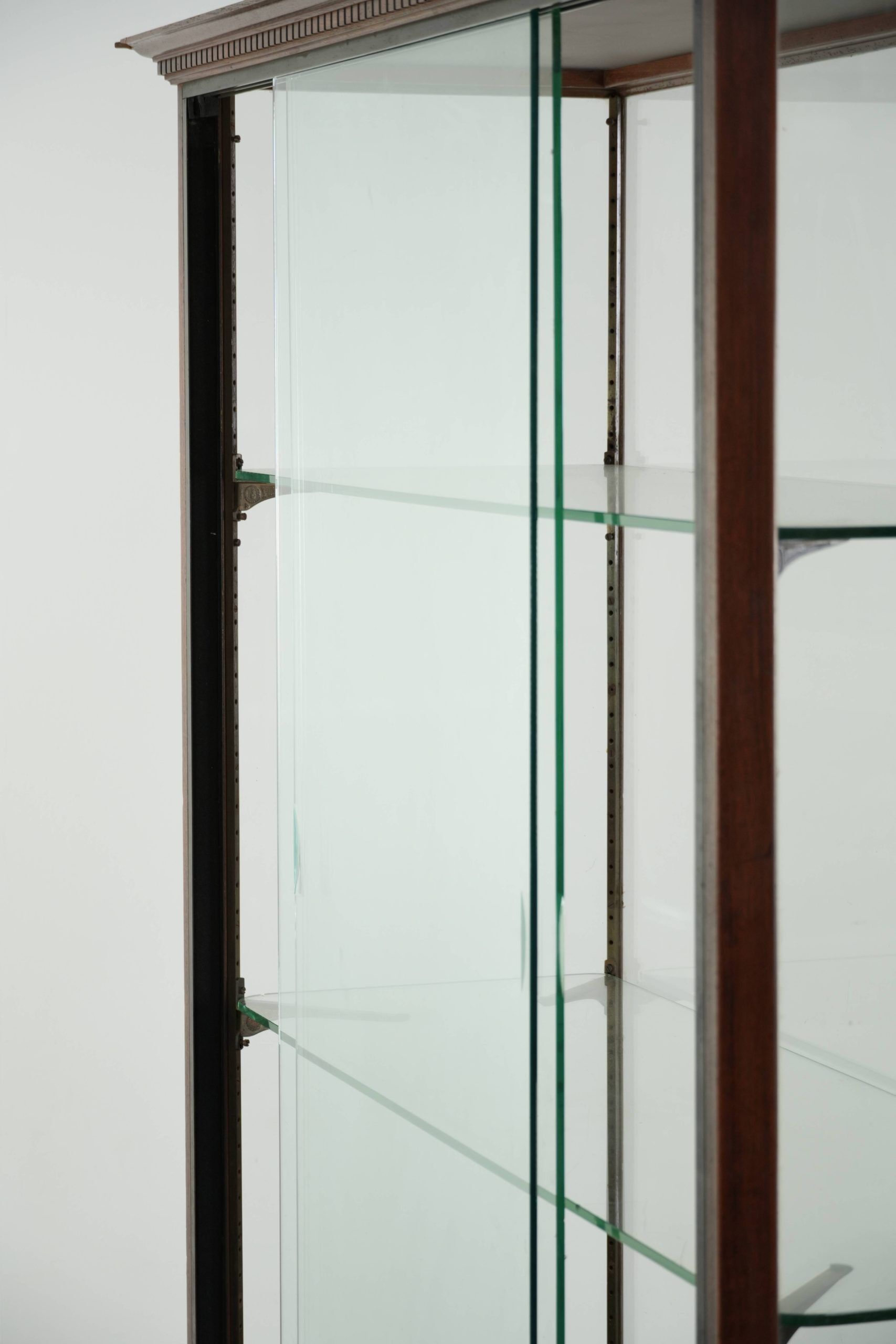 Vitrine en chêne anglais du 19ème siècle