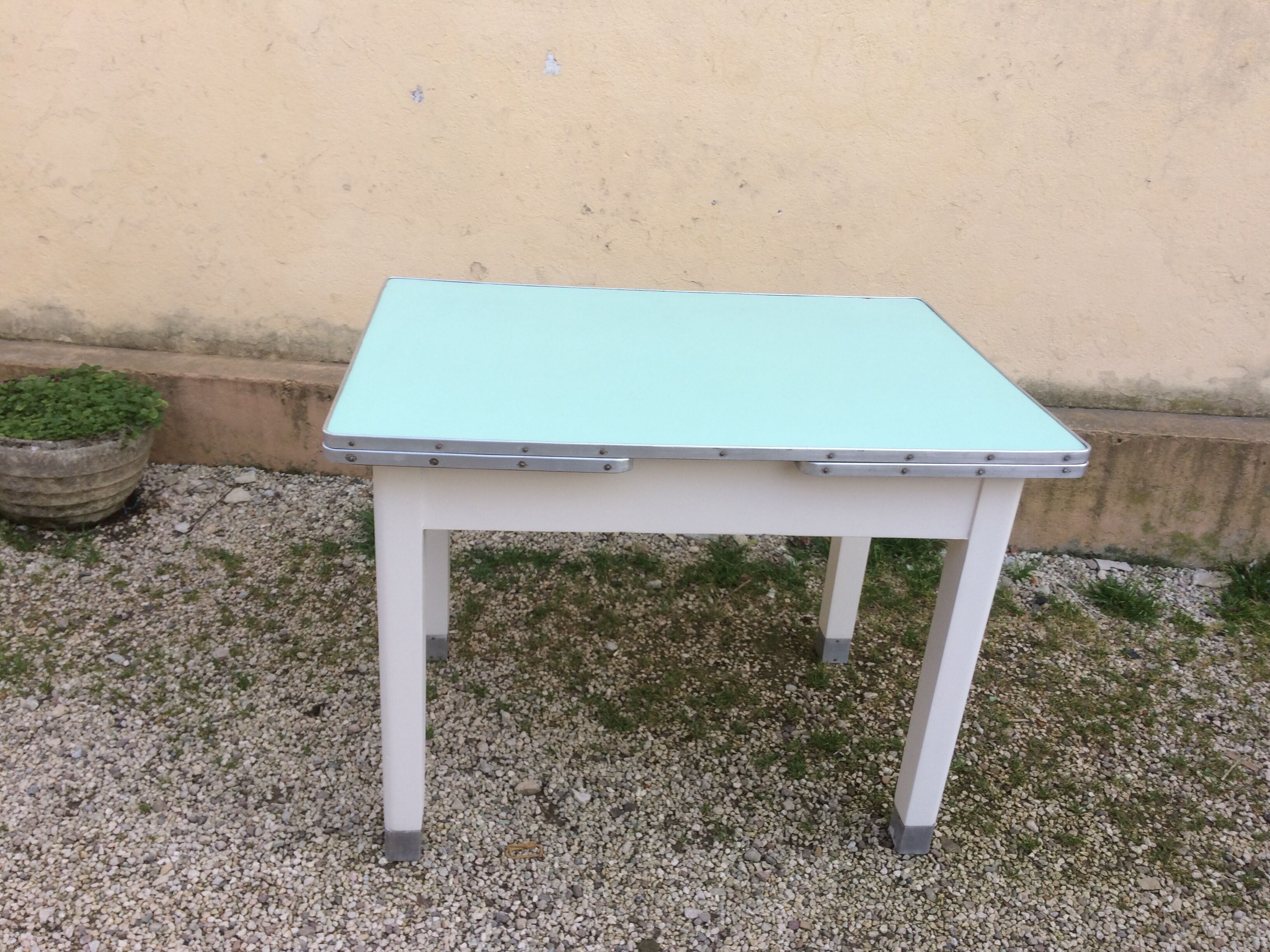 Formica table and wood extensions