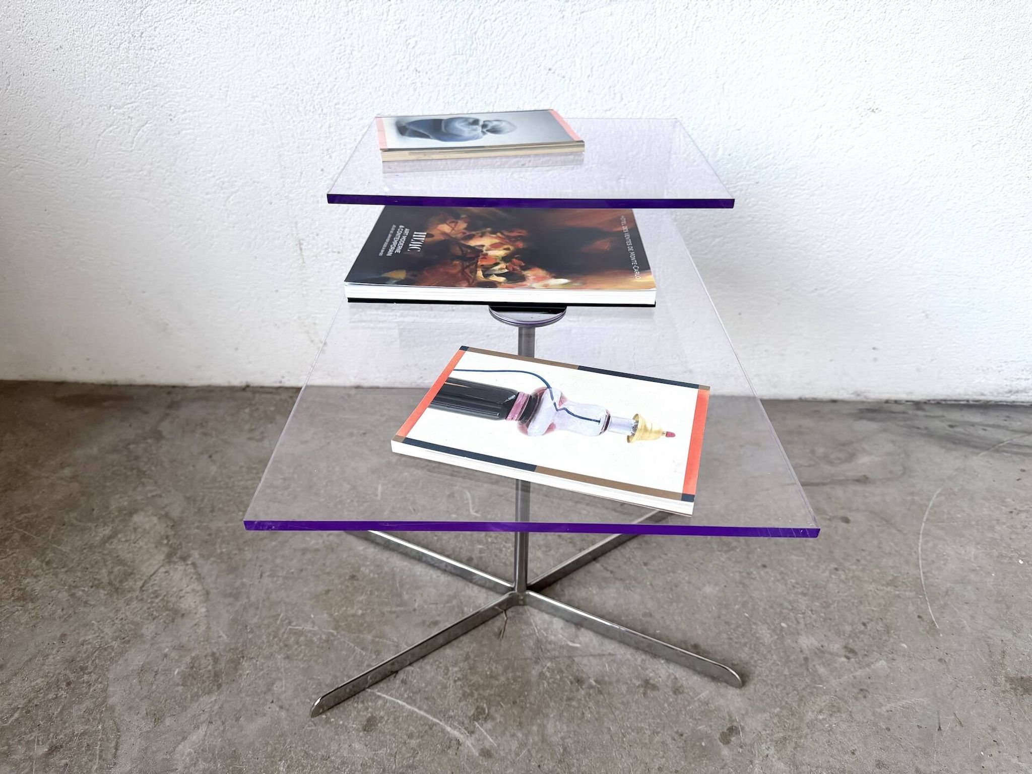Table d'appoint en acrylique transparent et chrome, années 70