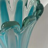 Vase bleu en verre soufflé vintage