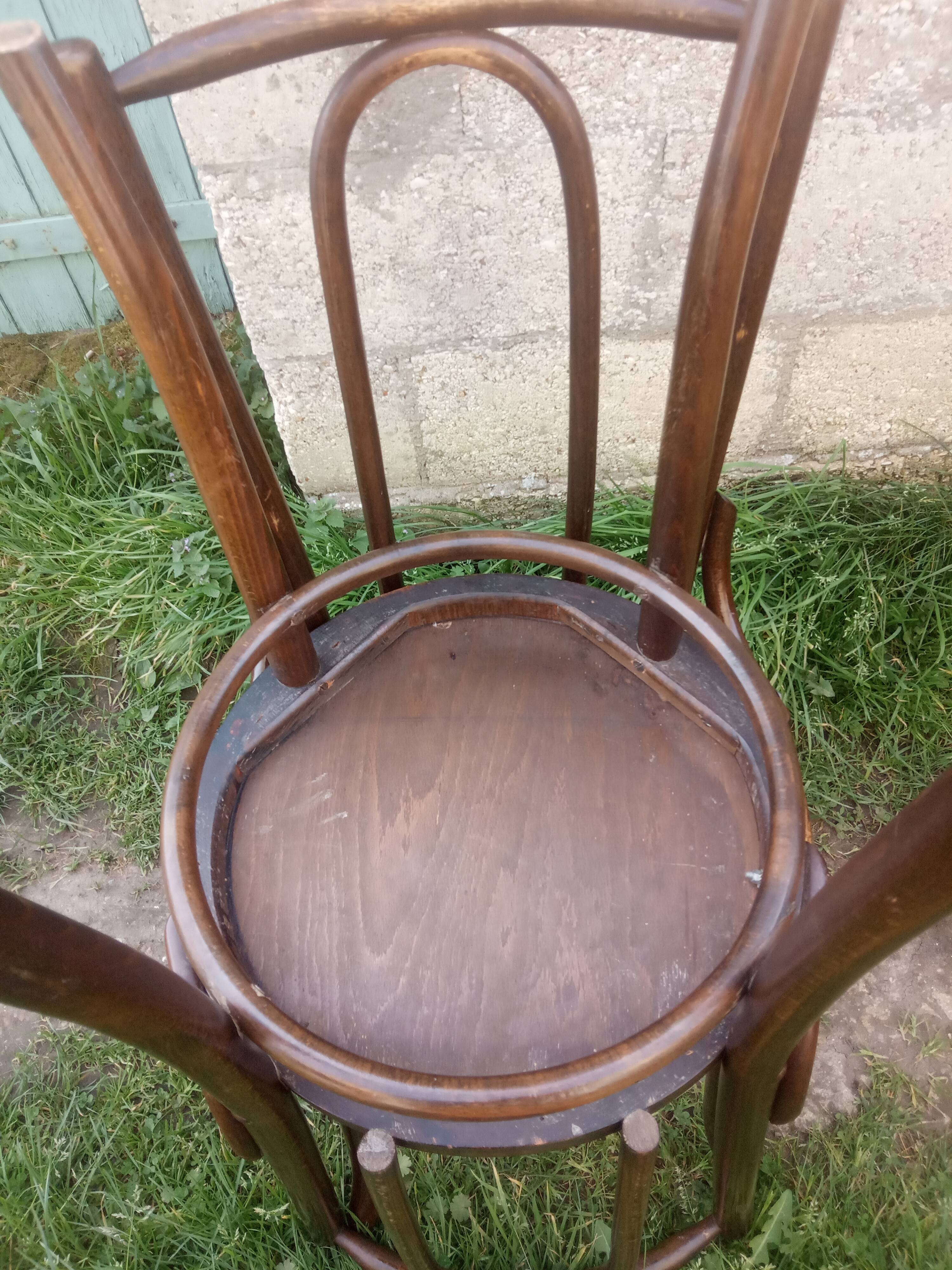 Set of 4 curved wooden bistro chairs