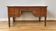 Bureau plat Louis Philippe 19e siècle en chêne doré massif