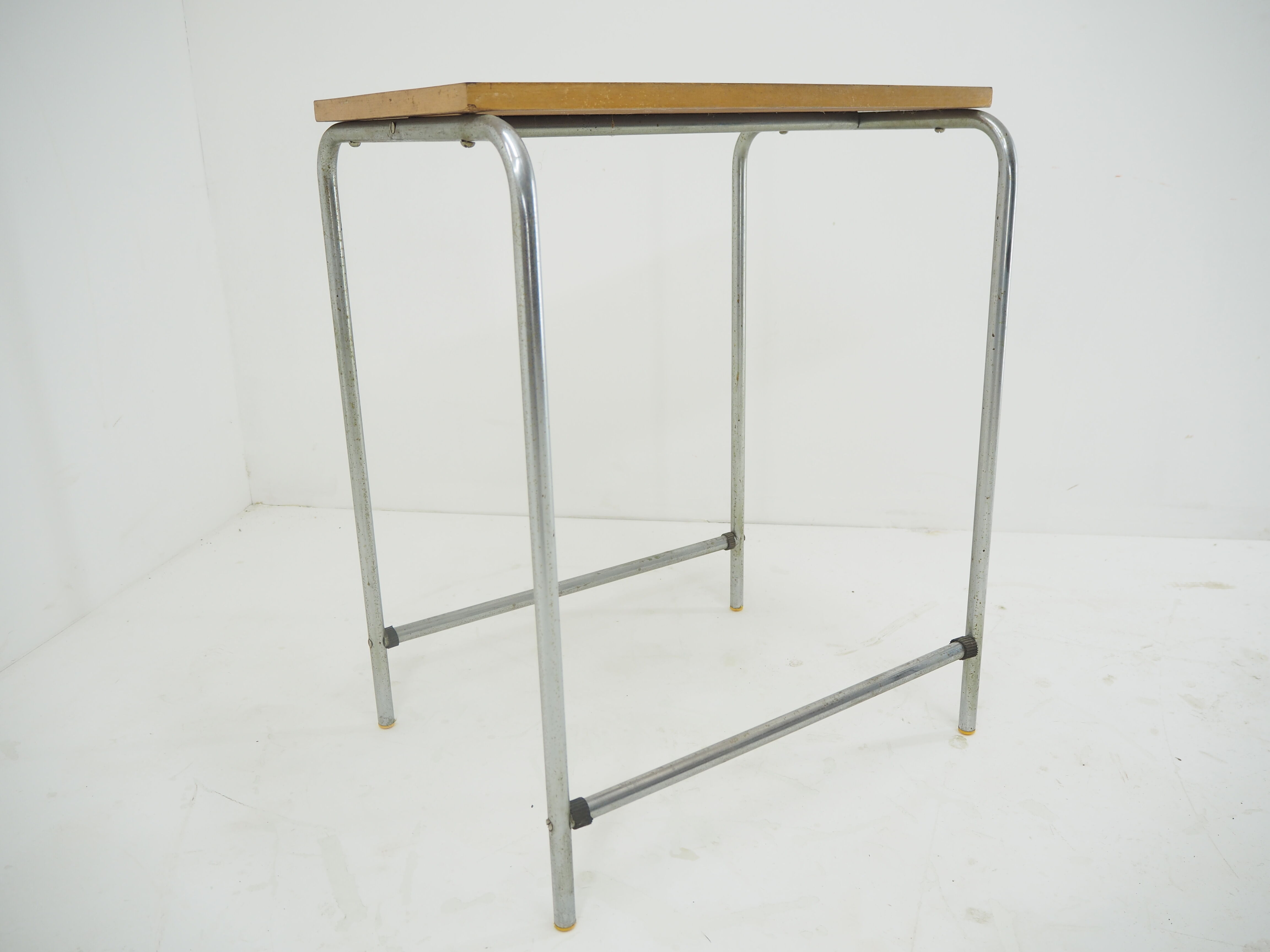 Table d’appoint en chrome du milieu du siècle, années 1960