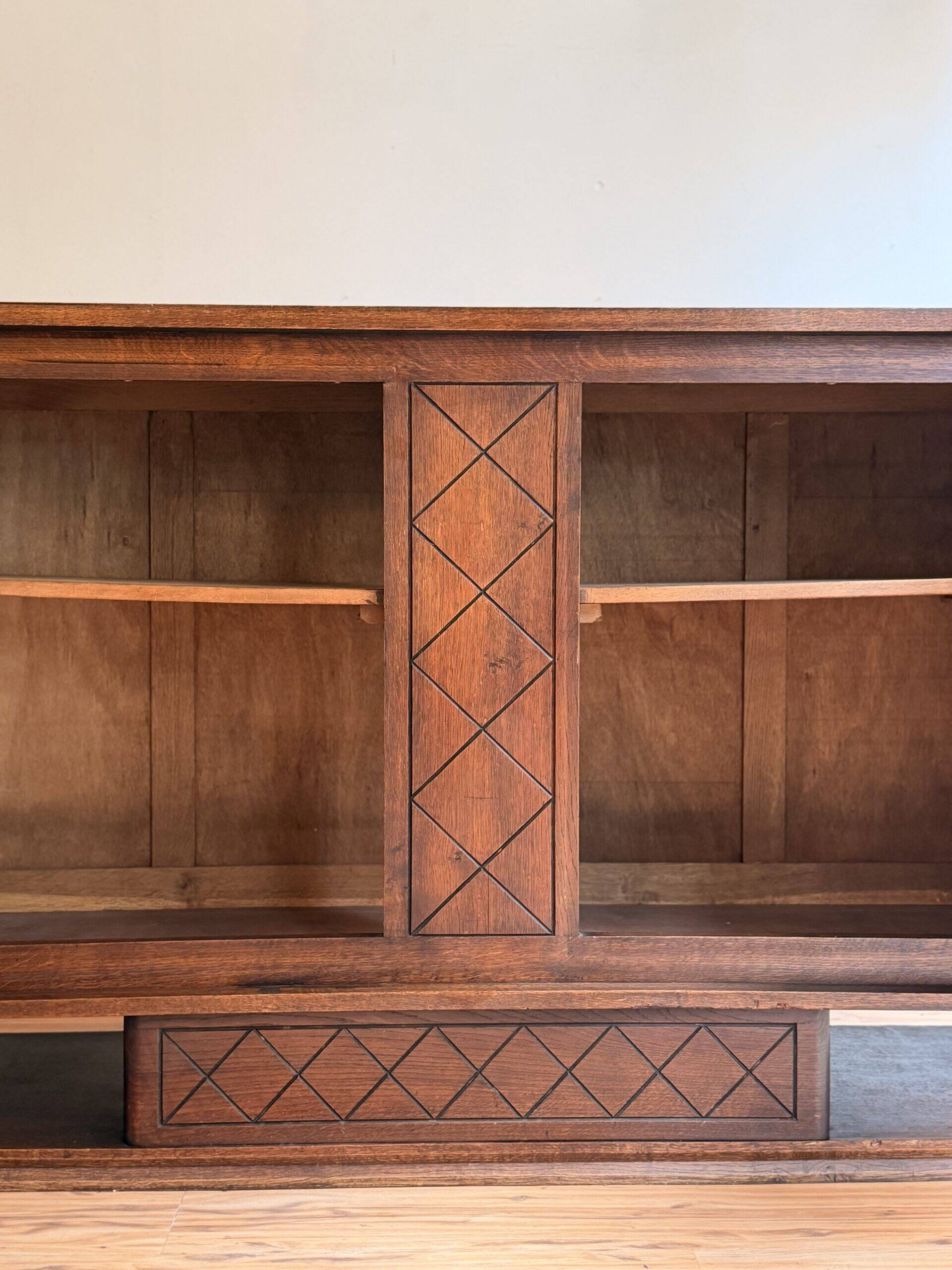 Buffet art déco, travail français vers 1940, dans l’esprit de Charles Dudouyt