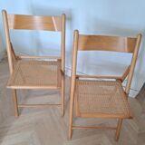2 folding chairs canned