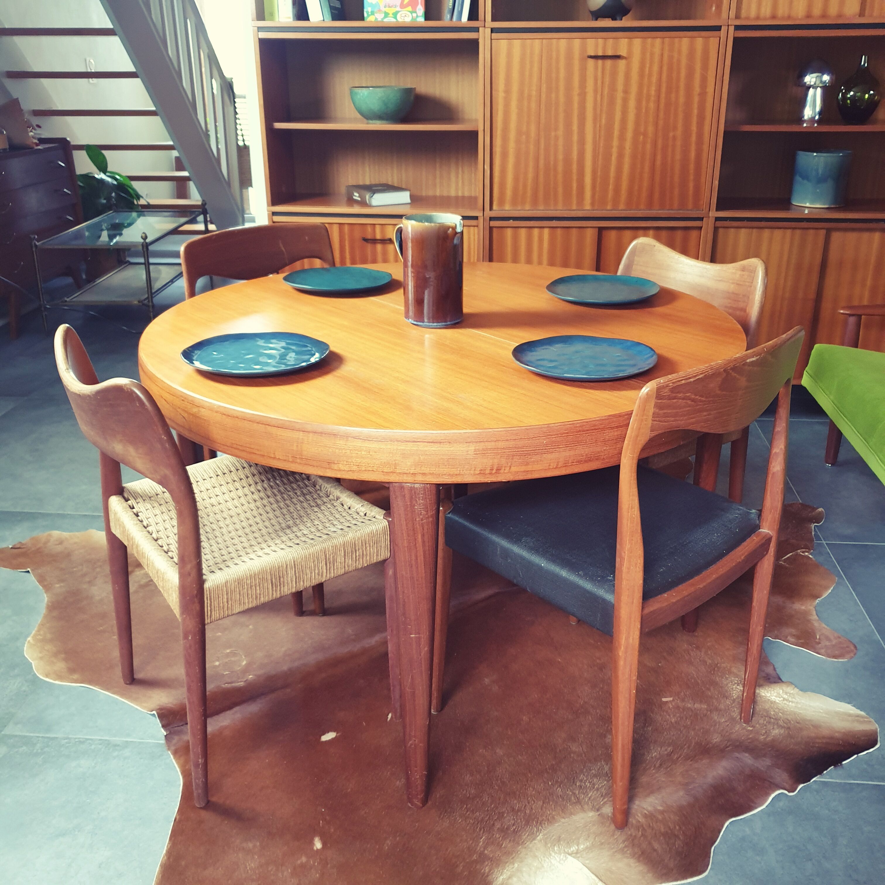 Round table in vintage teak 60s Scandinavian Rochebobois
