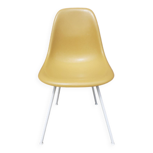 Chaise Eames Fiberglass DSX pour Vitra.
