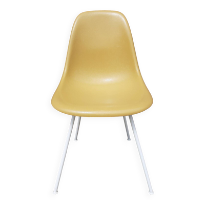 Chaise Eames Fiberglass DSX pour Vitra.