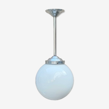 Suspension globe opaline Art Deco from the 1930s