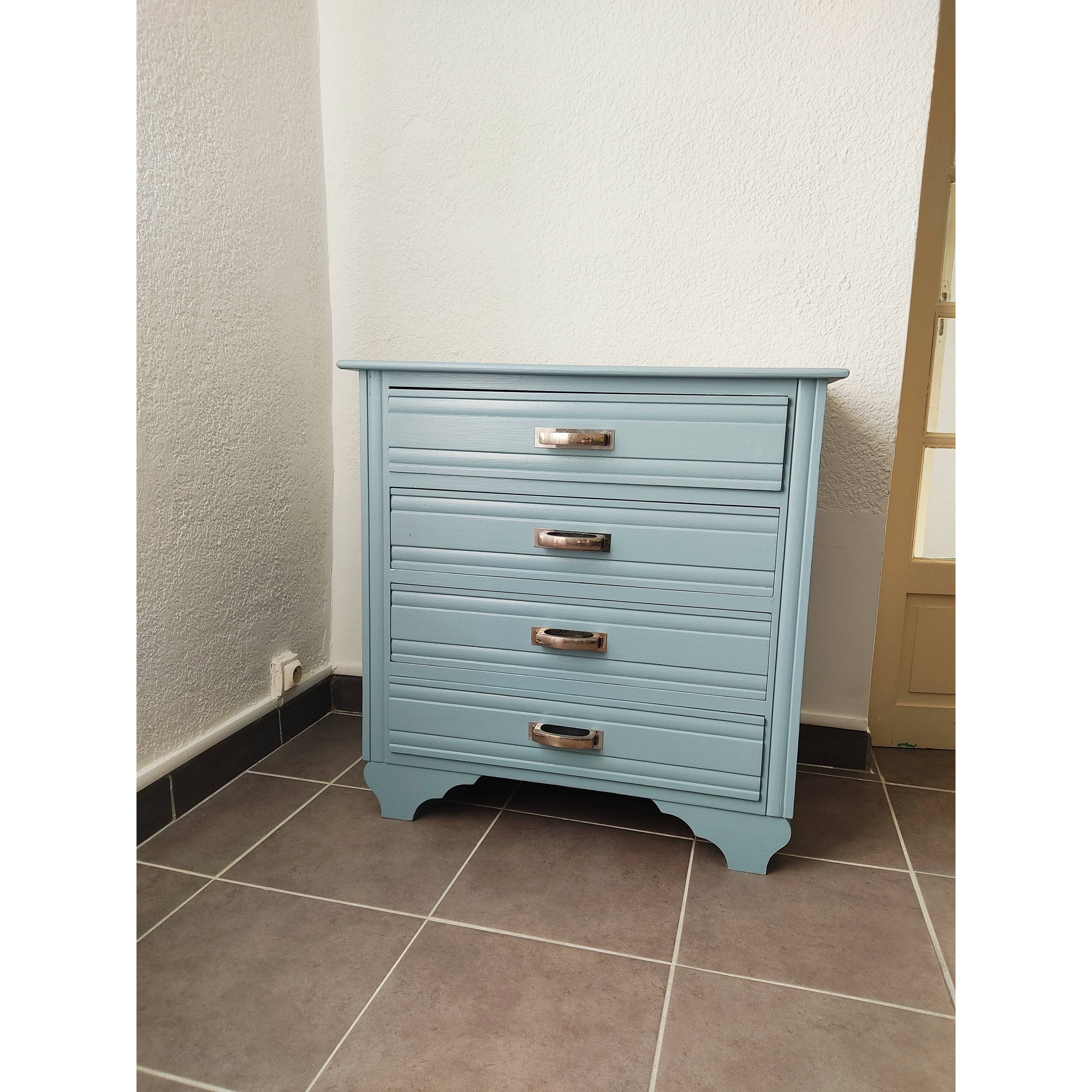 Vintage chest of drawers