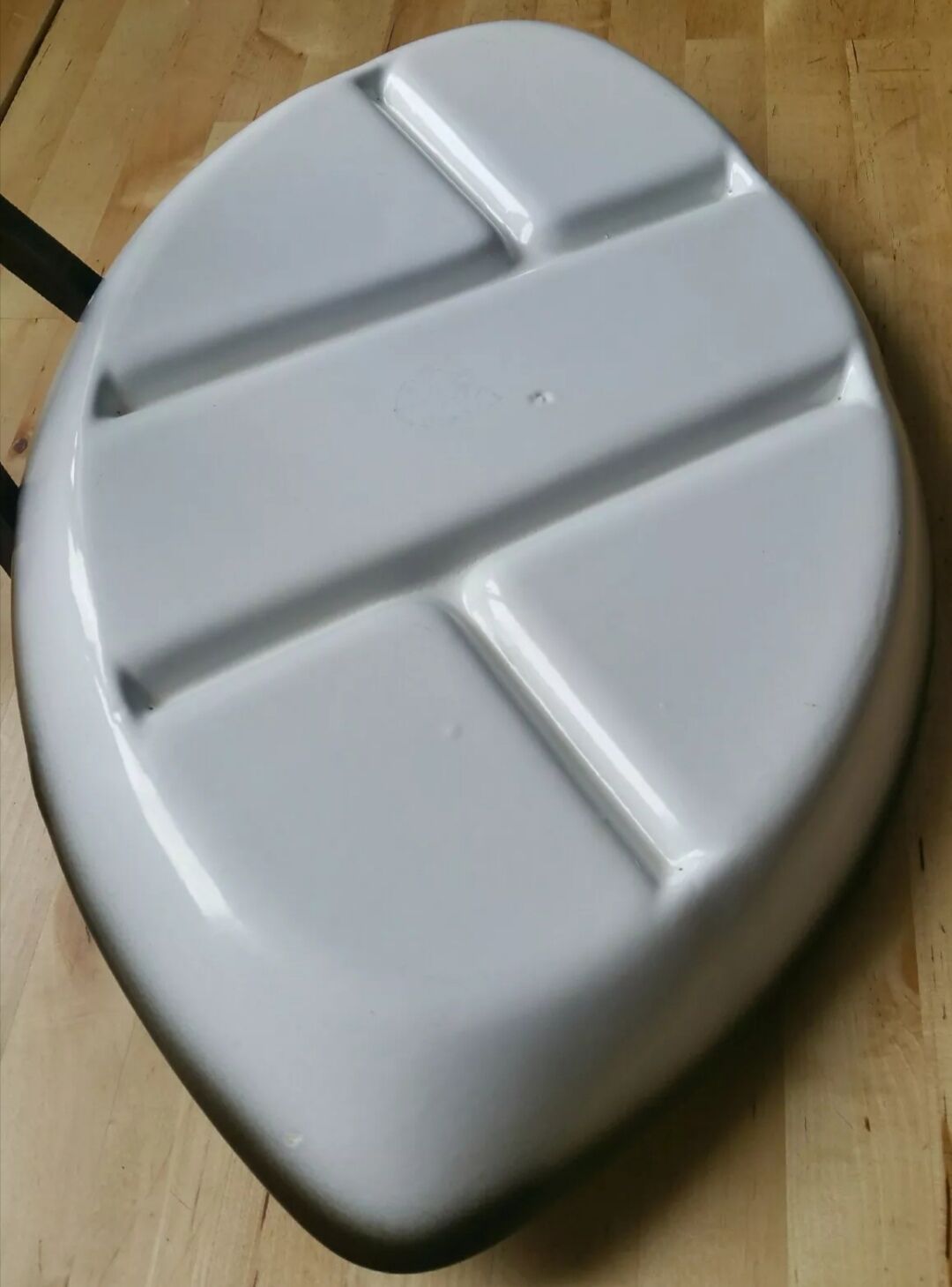 Dish with ceramic compartments