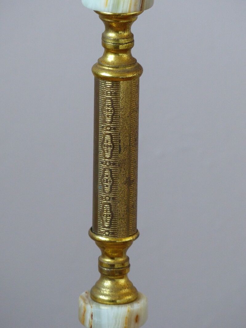 Lamppost in veined onyx and brass metal of the 1960s