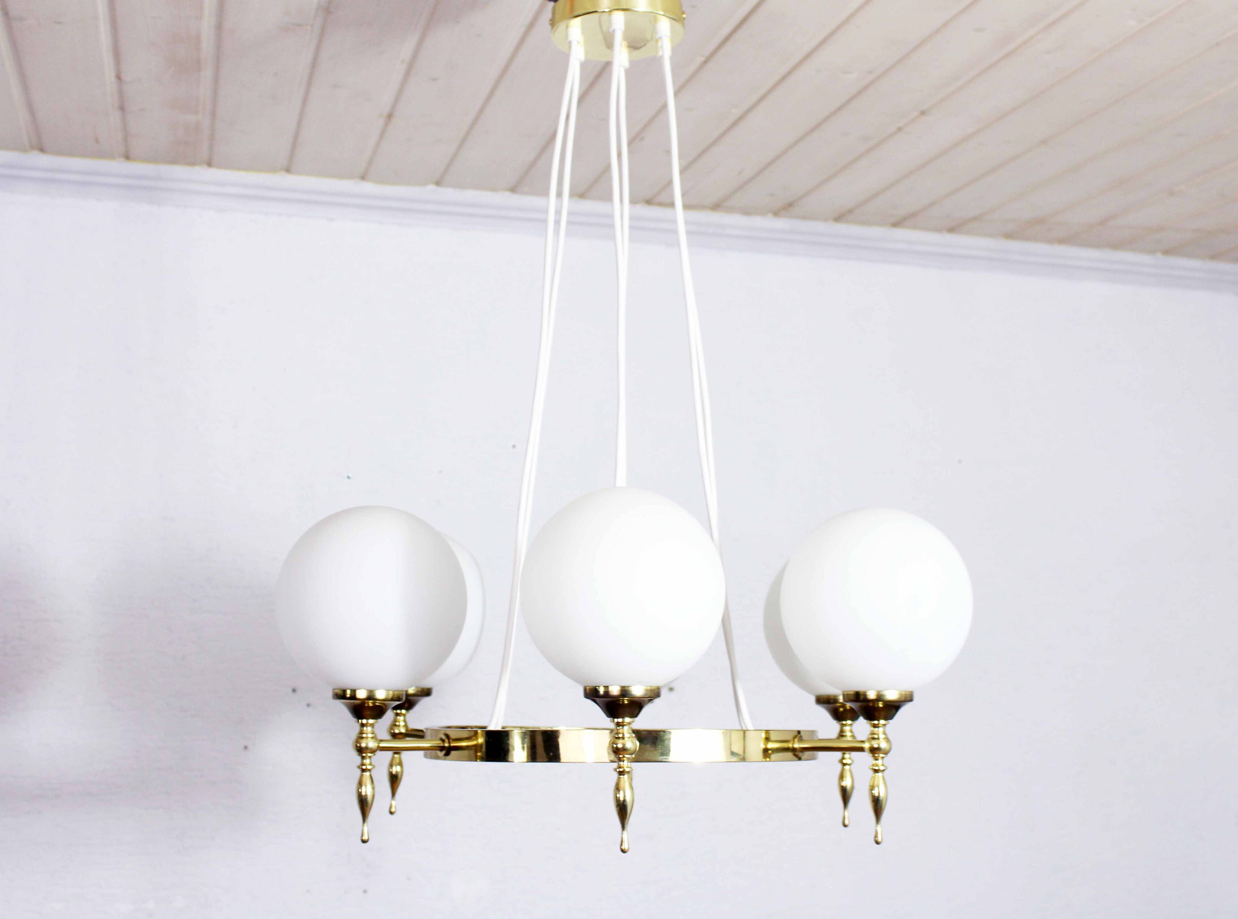 Lustre en laiton années 70