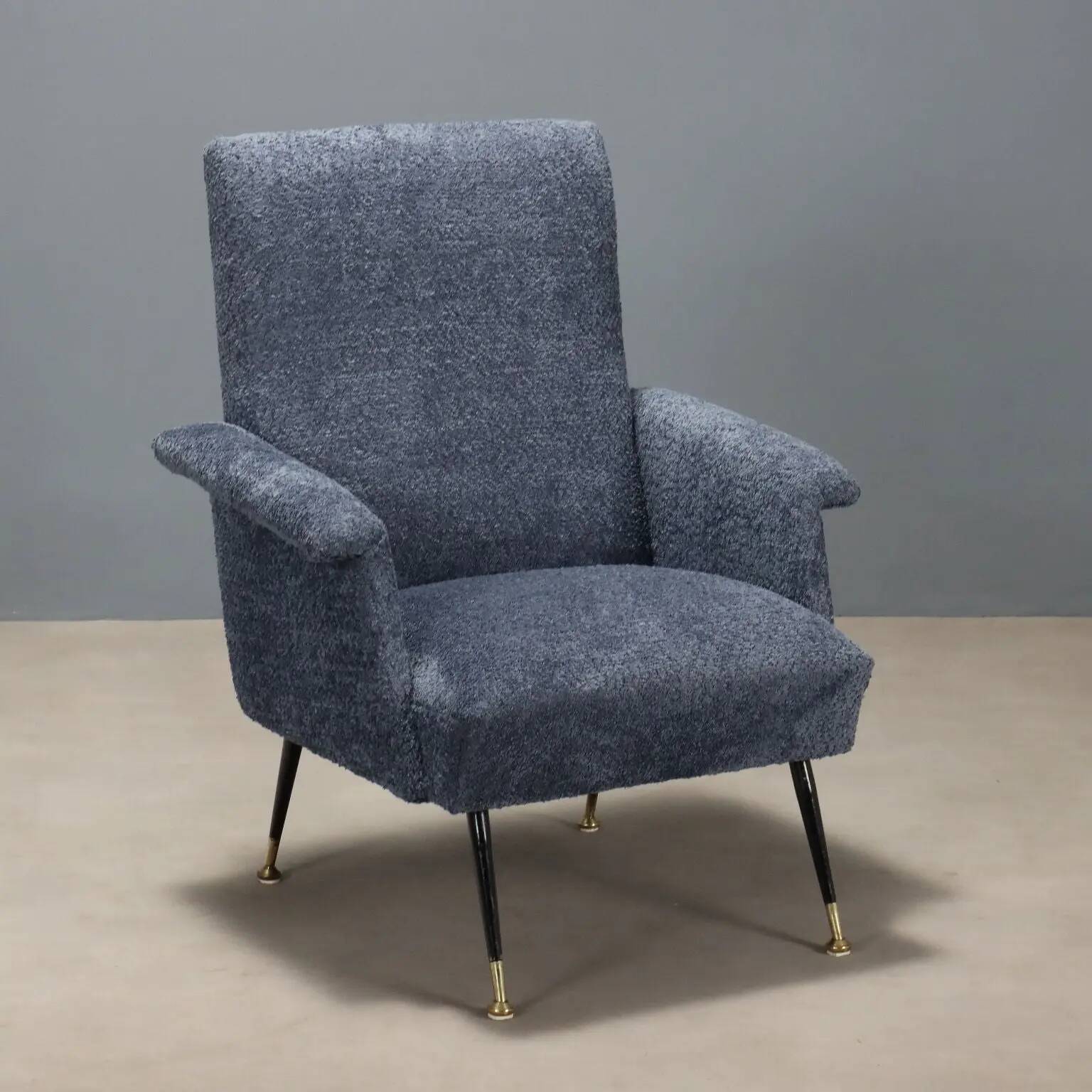 Fauteuil vintage en tissu et métal avec embouts en laiton, Italie, années 1960