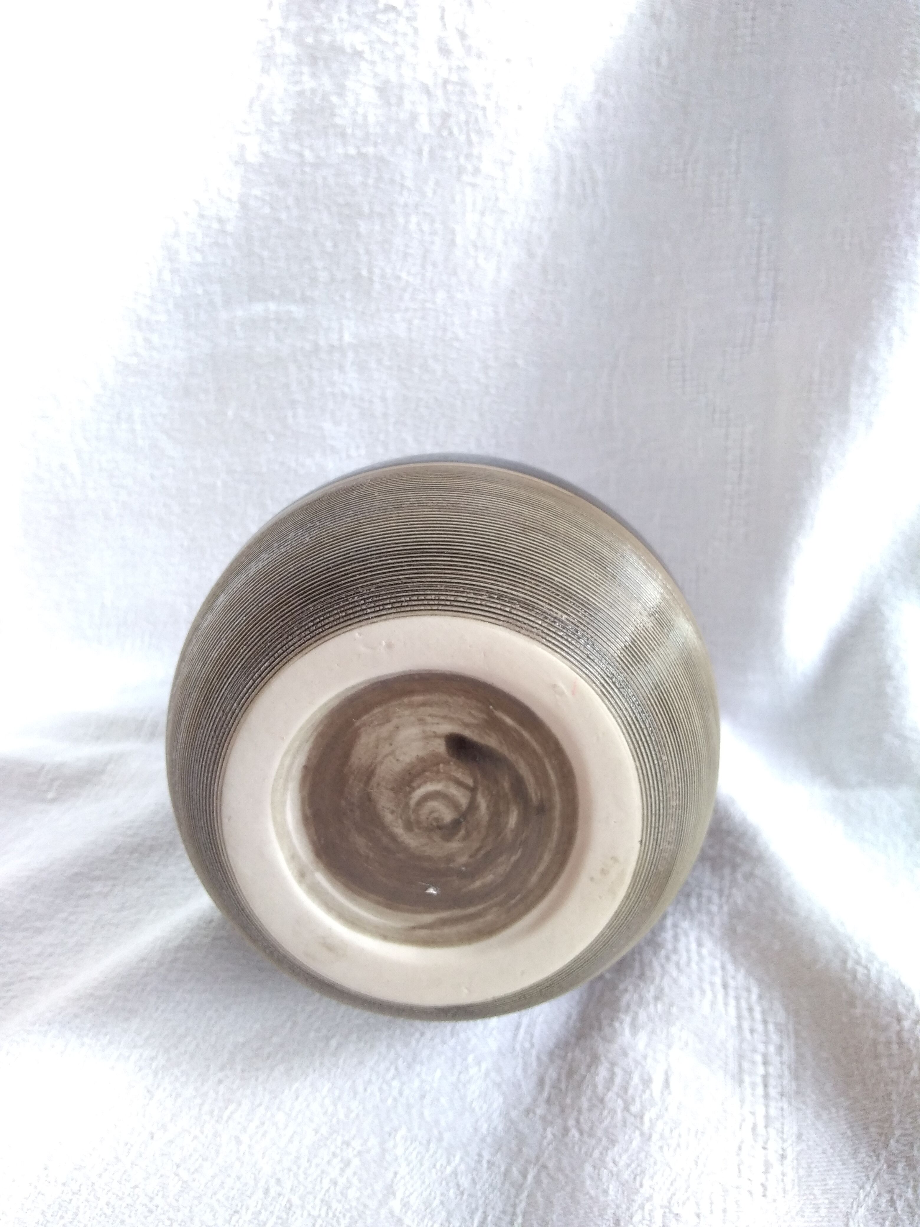 Ceramic vase drop shape