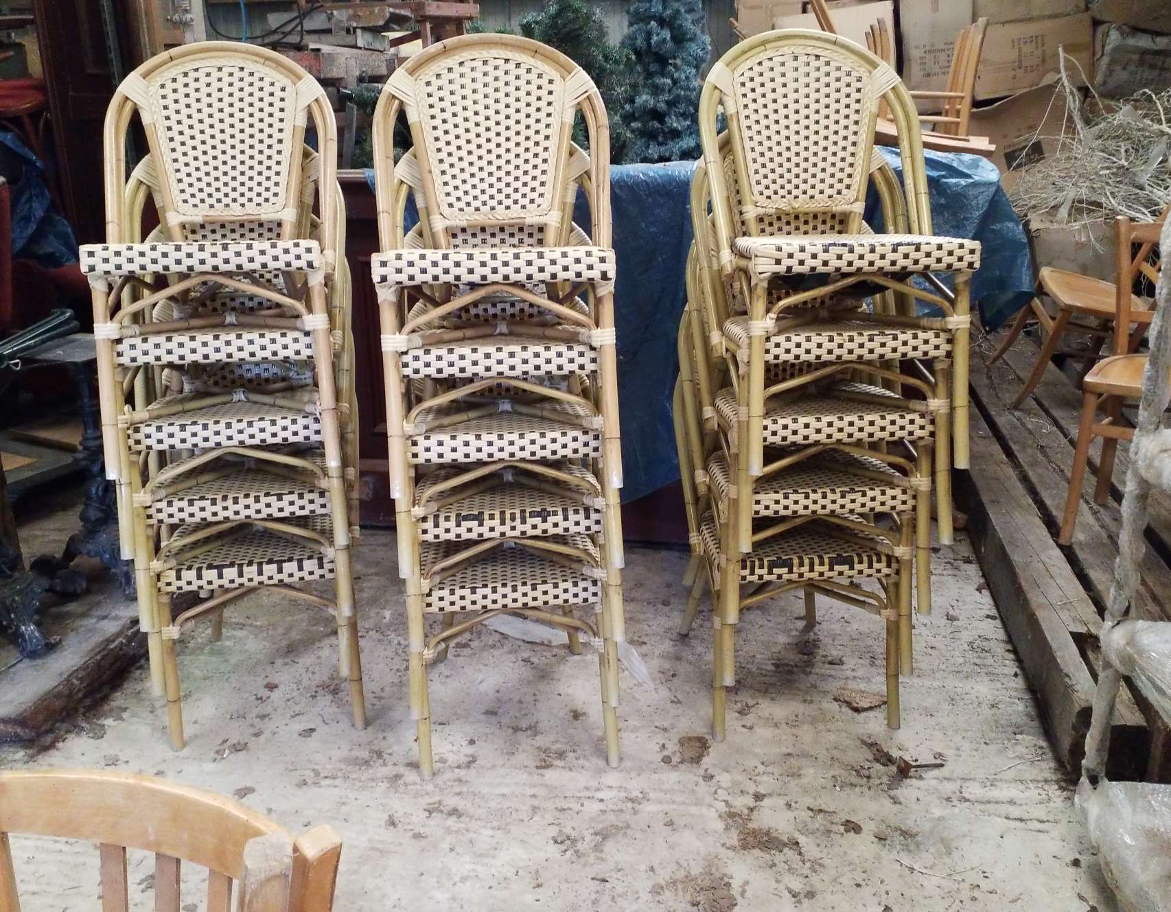 15 terrace chairs